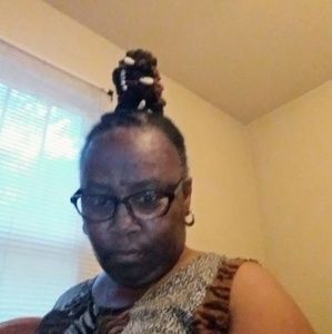 Meet your Posher, Cassandra